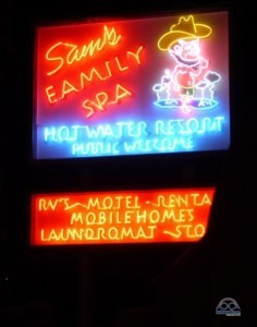 Desert-Hot-Springs-Night-01